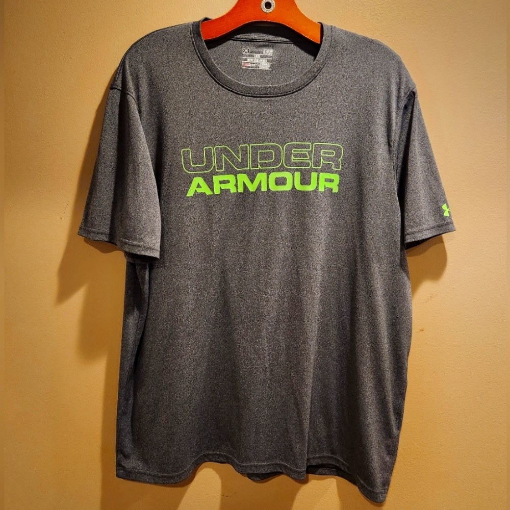 Mens Under Armour Charcoal and Green Size Large heatgear Shirt